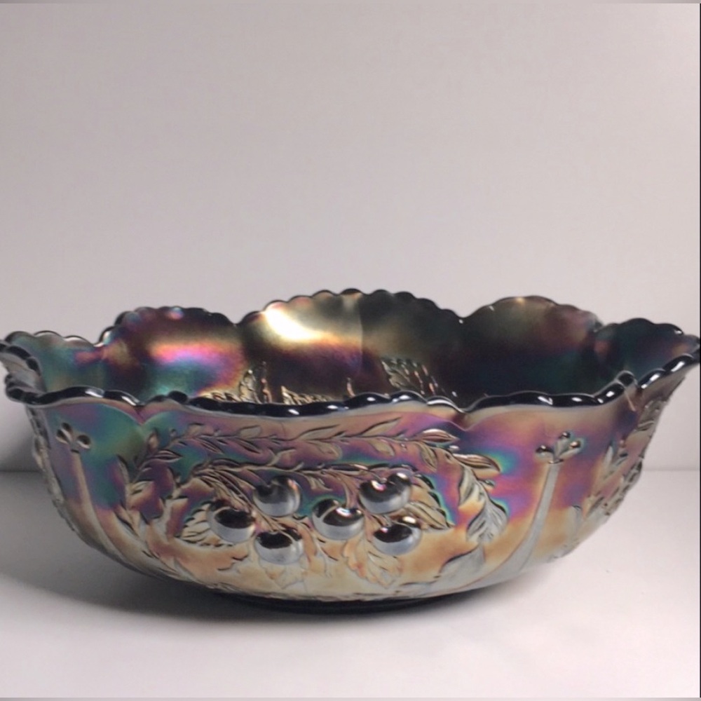 DUGAN AMETHYST CARNIVAL GLASS LARGE
WREATHED CHERRY -12" MASTER BERRY BO…